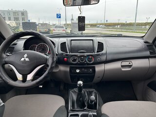 2013 Mitsubishi L200 Easy Select IV Рестайлинг, чёрный, 1350000 рублей, вид 4