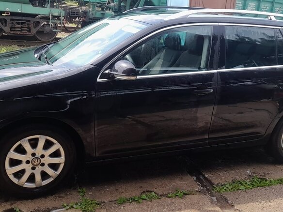 2008 Volkswagen Golf V, чёрный, 860000 рублей - вид 3