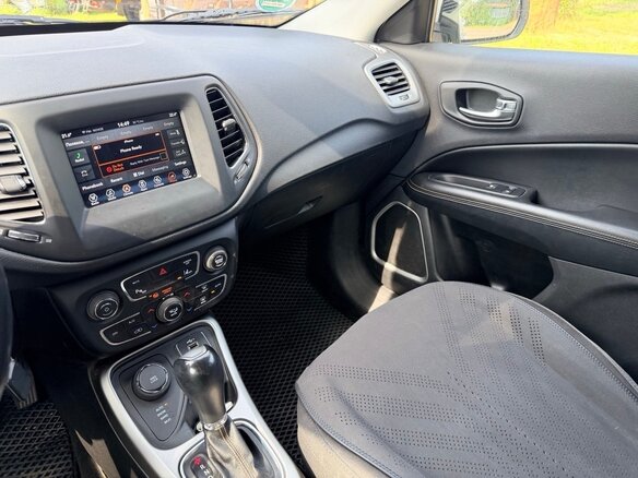 2019 Jeep Compass II, белый, 2000000 рублей - вид 8