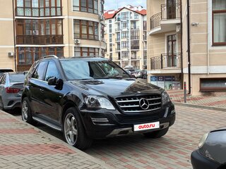 2011 Mercedes-Benz M-Класс 350 II (W164) Рестайлинг, чёрный, 1700000 рублей, вид 1