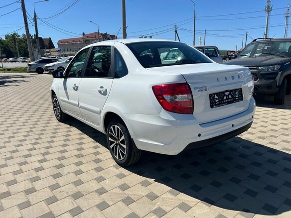 2026 Lada (ВАЗ) Granta I Рестайлинг, белый, 1290000 рублей - вид 5