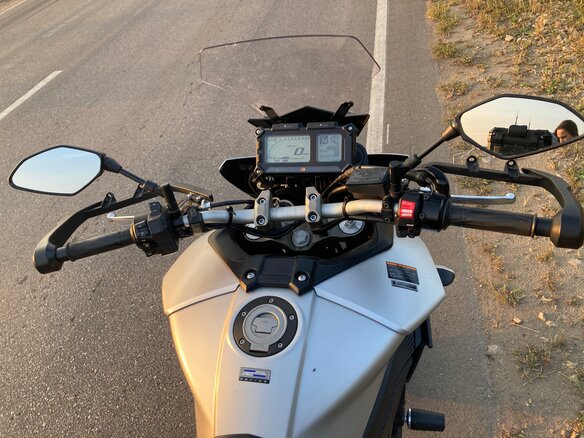 2016 Yamaha MT-09 Tracer (FJ-09), серебристый, 700000 рублей - вид 7