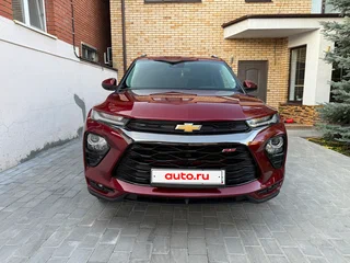2022 Chevrolet TrailBlazer III, красный, 1680000 рублей, вид 4