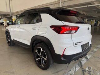 2022 Chevrolet TrailBlazer III, белый, 1449100 рублей, вид 4