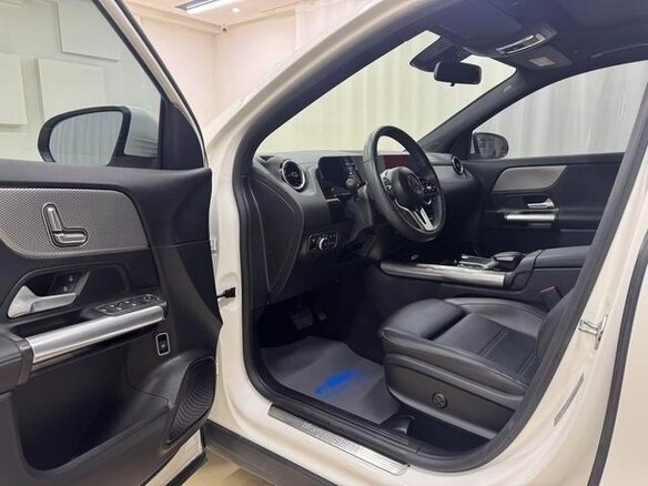 2022 Mercedes-Benz GLA 180 II (H247), белый - вид 6
