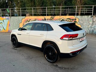 2020 Volkswagen Atlas Cross Sport I, белый, 3100000 рублей, вид 3