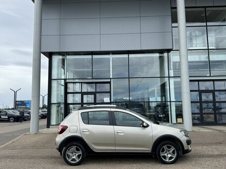 2018 Renault Sandero Stepway II, бежевый, 900000 рублей, вид 4