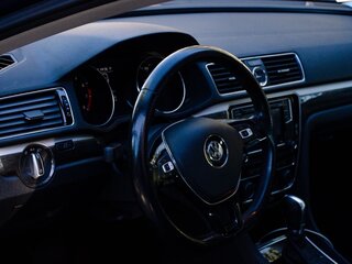 2016 Volkswagen Passat (North America and China) I Рестайлинг, синий, 1497600 рублей, вид 5