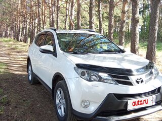 2014 Toyota RAV4 IV (XA40), белый, 2200000 рублей, вид 3