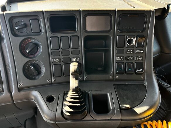 2005 Scania P-series, синий, 1250000 рублей - вид 12