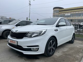 2015 Kia Rio III Рестайлинг, белый, 1190000 рублей, вид 4
