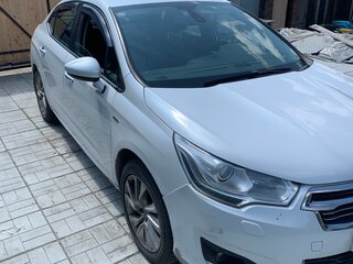 2013 Citroen C4 II, белый, 650000 рублей, вид 2