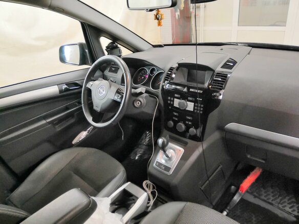 2011 Opel Zafira B Рестайлинг, чёрный - вид 14