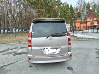 2003 Toyota Noah I (R60), серый, 1050000 рублей, вид 4