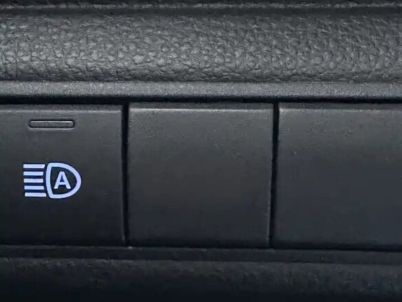 2022 Toyota Corolla XII (E210), белый, 1850000 рублей - вид 13