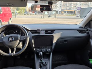 2018 Skoda Octavia III (A7) Рестайлинг, белый, 1300000 рублей, вид 4