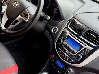 2011 Hyundai Solaris I, красный, 820000 рублей, вид 5