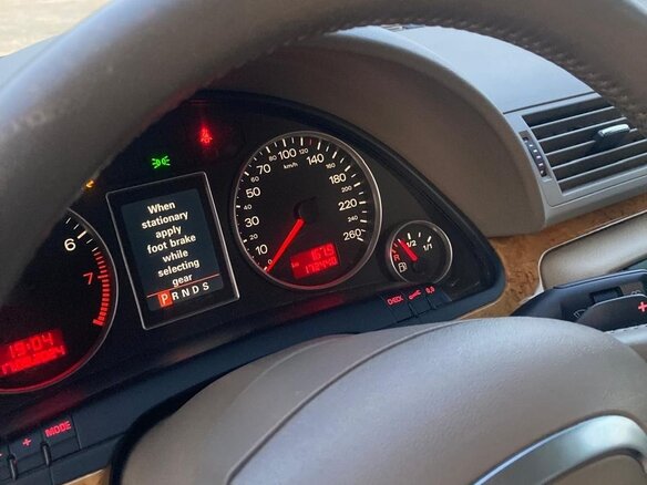 2004 Audi A4 III (B7), красный, 850000 рублей - вид 4