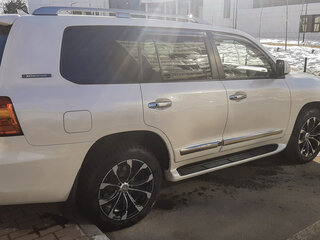 2015 Toyota Land Cruiser 200 Series Рестайлинг 1, белый, 3750000 рублей, вид 2