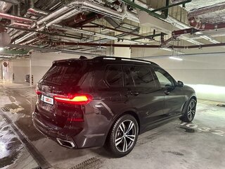 2021 BMW X7 40i I (G07), чёрный, 7800000 рублей, вид 2