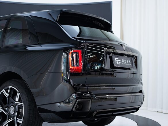 2026 Rolls-Royce Cullinan Black Badge I Рестайлинг (Series II), чёрный, 50000000 рублей - вид 25