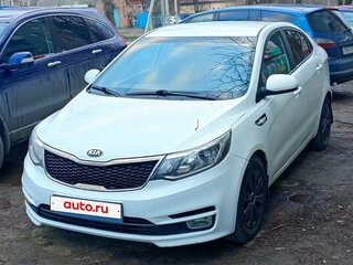 2016 Kia Rio III Рестайлинг, белый, 650000 рублей, вид 1