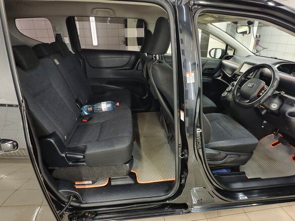 2015 Toyota Sienta II, чёрный, 1100000 рублей - вид 9