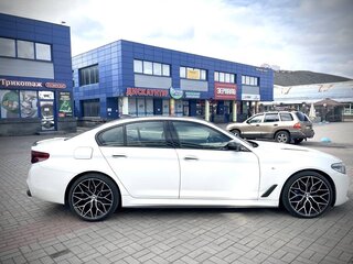 2018 BMW 5 серии 530d xDrive VII (G30/G31/G38), белый, 3850000 рублей, вид 2