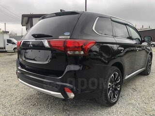 2015 Mitsubishi Outlander PHEV III Рестайлинг 2, чёрный, 1800000 рублей, вид 5