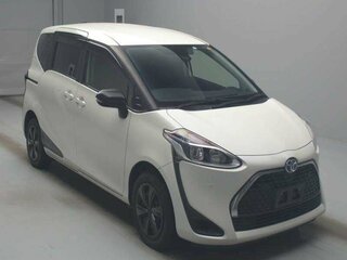 2021 Toyota Sienta II Рестайлинг, белый, 1700000 рублей, вид 2