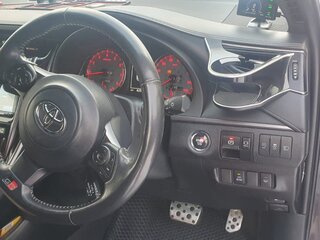 2018 Toyota Harrier III (XU60) Рестайлинг, чёрный, 3000000 рублей, вид 2