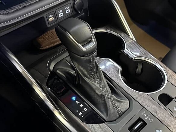 2025 Toyota Crown Kluger, чёрный, 5440202 рублей - вид 5