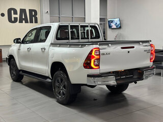 2025 Toyota Hilux VIII Рестайлинг 3, белый, 6700000 рублей, вид 2