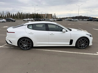 2020 Kia Stinger I Рестайлинг, белый, 3700000 рублей, вид 4