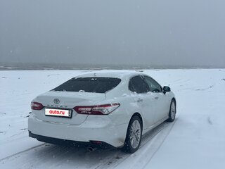 2019 Toyota Camry VIII (XV70), белый, 2600000 рублей, вид 4