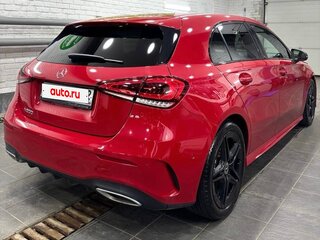 2019 Mercedes-Benz A-Класс 200 IV (W177), красный, 2440000 рублей, вид 3