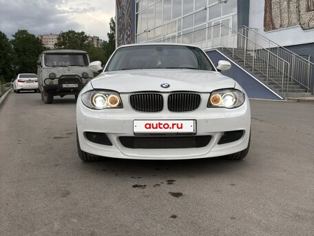 2009 BMW 1 серии 120i I (E81/E82/E87/E88) Рестайлинг, белый, 1220000 рублей, вид 1
