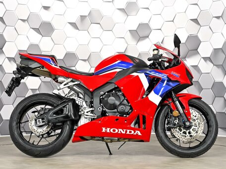 2022 Honda CBR 600RR, красный, 1385000 рублей, вид 3