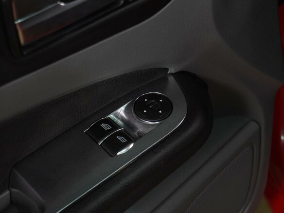 2010 Ford Focus II Рестайлинг, красный - вид 11