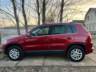 2010 Volkswagen Tiguan I, красный, 960000 рублей, вид 4