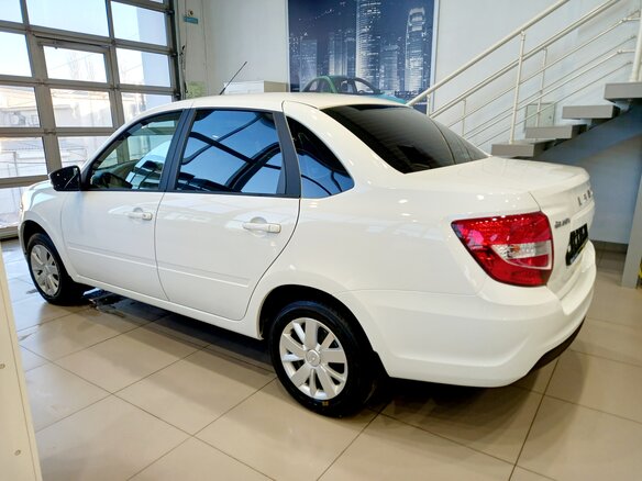 2025 Lada (ВАЗ) Granta I Рестайлинг, белый, 1125000 рублей - вид 1