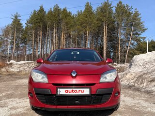 2011 Renault Megane III, красный, 450000 рублей, вид 2