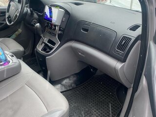 2012 Hyundai Grand Starex I, серый, 1550000 рублей, вид 5