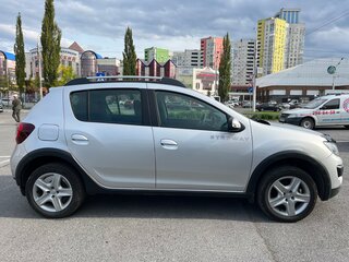 2017 Renault Sandero Stepway II, серебристый, 900000 рублей, вид 3