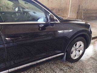 2021 Volkswagen Touareg III, коричневый, 7500000 рублей, вид 4