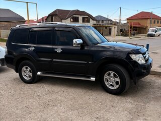 2007 Mitsubishi Pajero IV, чёрный, 1500000 рублей, вид 2