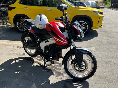 2021 Bajaj Pulsar NS 200, красный, 205000 рублей, вид 3