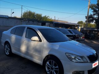 2011 Skoda Octavia II (A5) Рестайлинг, белый, 420000 рублей, вид 3