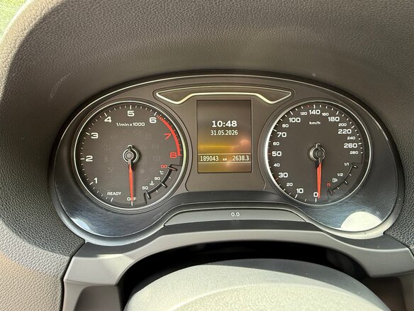 2016 Audi A3 III (8V), белый, 1900000 рублей - вид 9