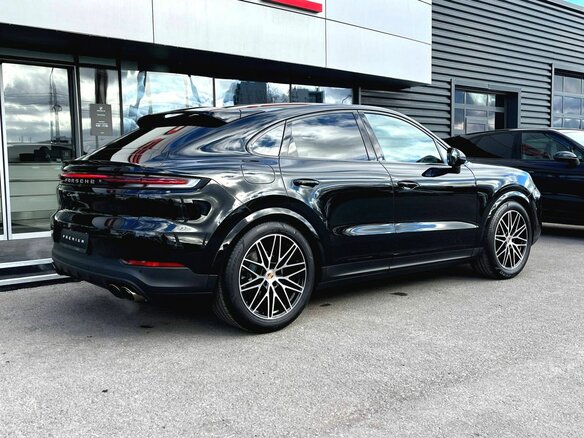 2025 Porsche Cayenne Coupé III Рестайлинг, чёрный - вид 12